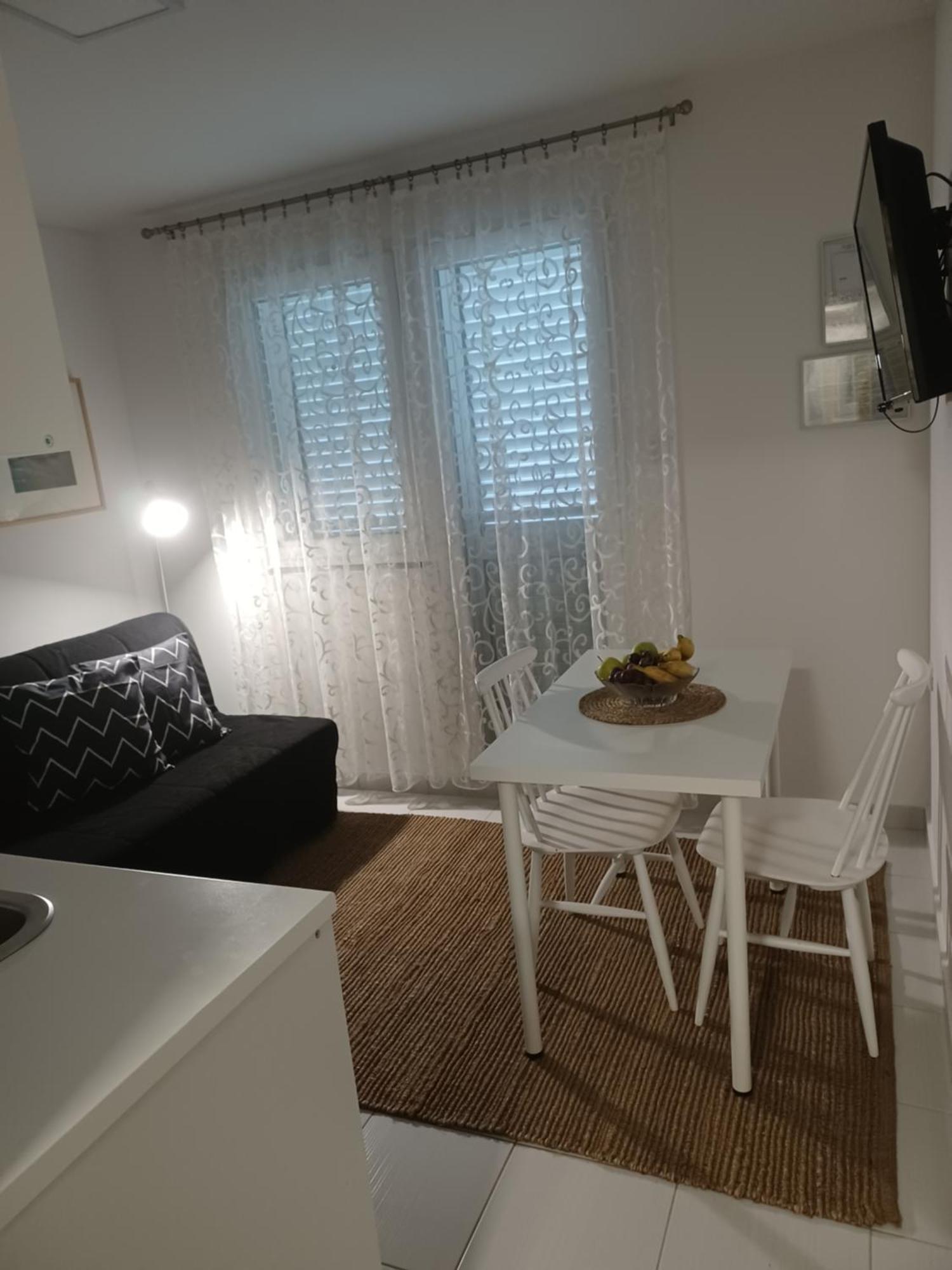Apartmani Ana - Meka Draga Obrovac Exterior photo
